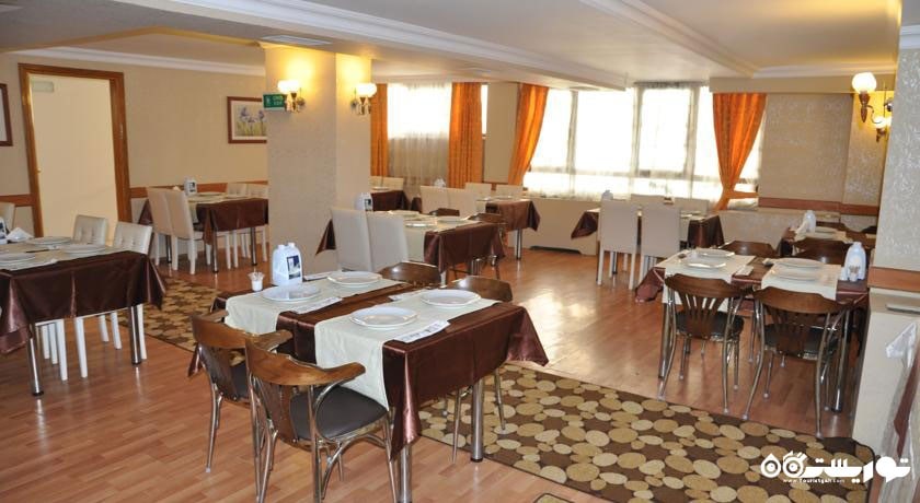 نمای کلی رستوران موره